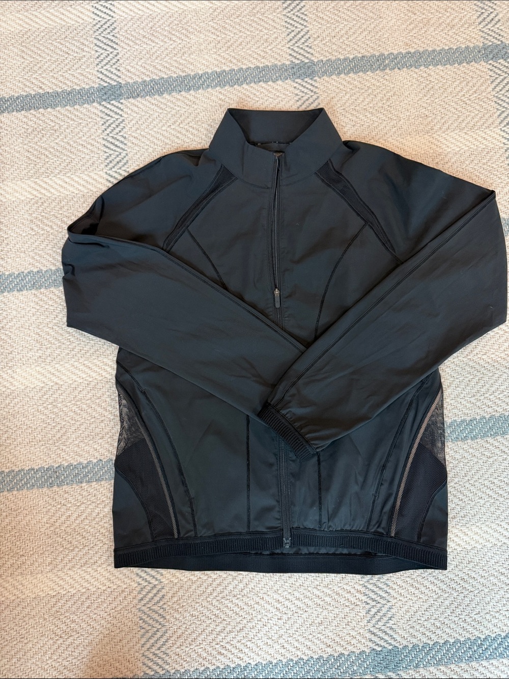 Lululemon Breeze In Jacket - Picture 3 of 4